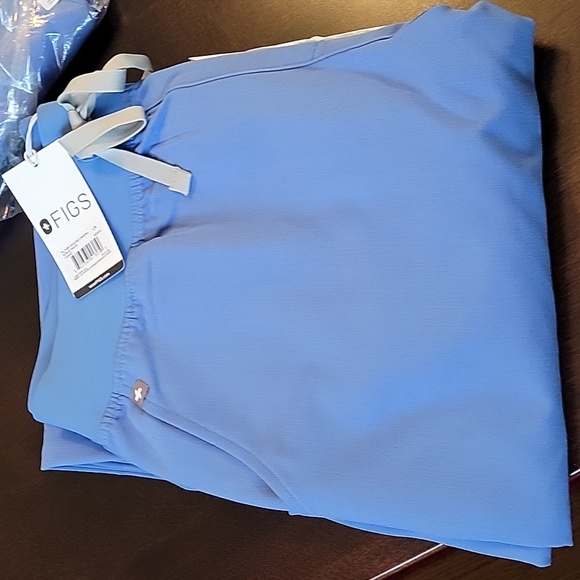 FIGS Womens 2 Piece Large Scrubs Set Blue Zamora Pants and Inala Slim Top - Picture 2 of 6